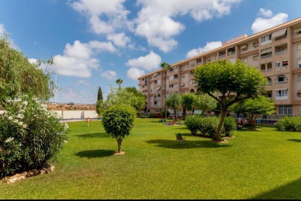 Appartamento Casa Di Mateo With Garden View And Swimming Pool Torrevieja Esterno foto